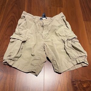 Tommy Hilfiger Khaki cargo shorts, size 32